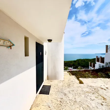Villa The White Pearl Boutique *
