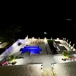 Villa The White Pearl Boutique