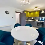 The White Pearl Boutique * Balchik