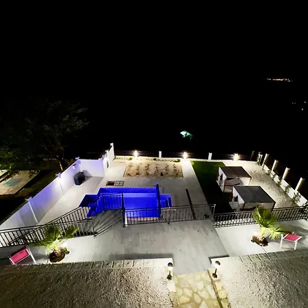 Villa The White Pearl Boutique
