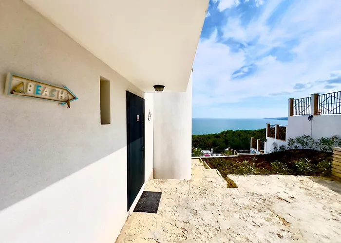 Villa The White Pearl Boutique *