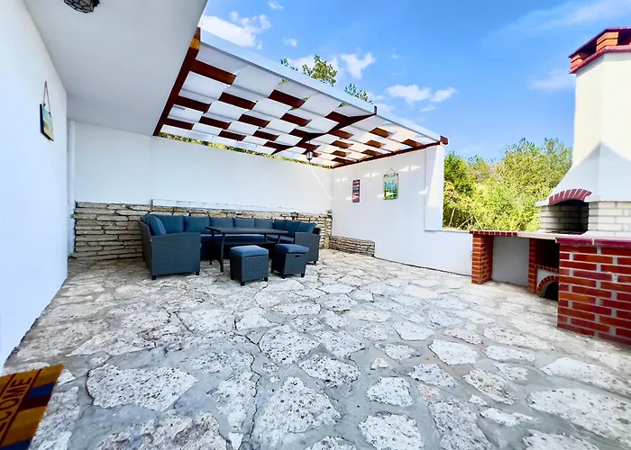 The White Pearl Boutique *