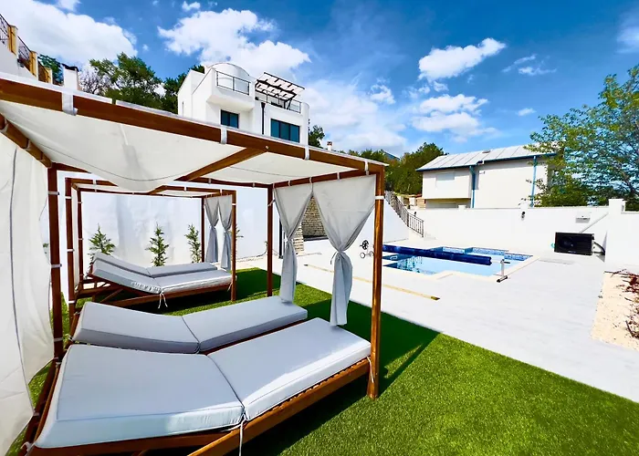 The White Pearl Boutique * Balchik